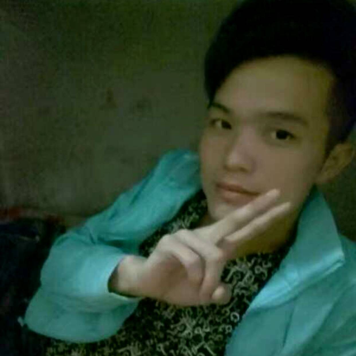 板凳倾心美丽的照片