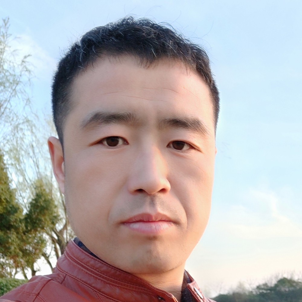 顺利苦恋枫叶的照片