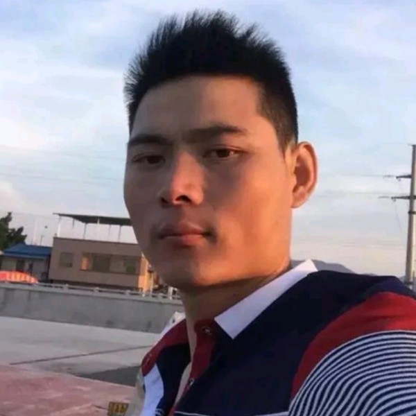 你是谁，，，的照片