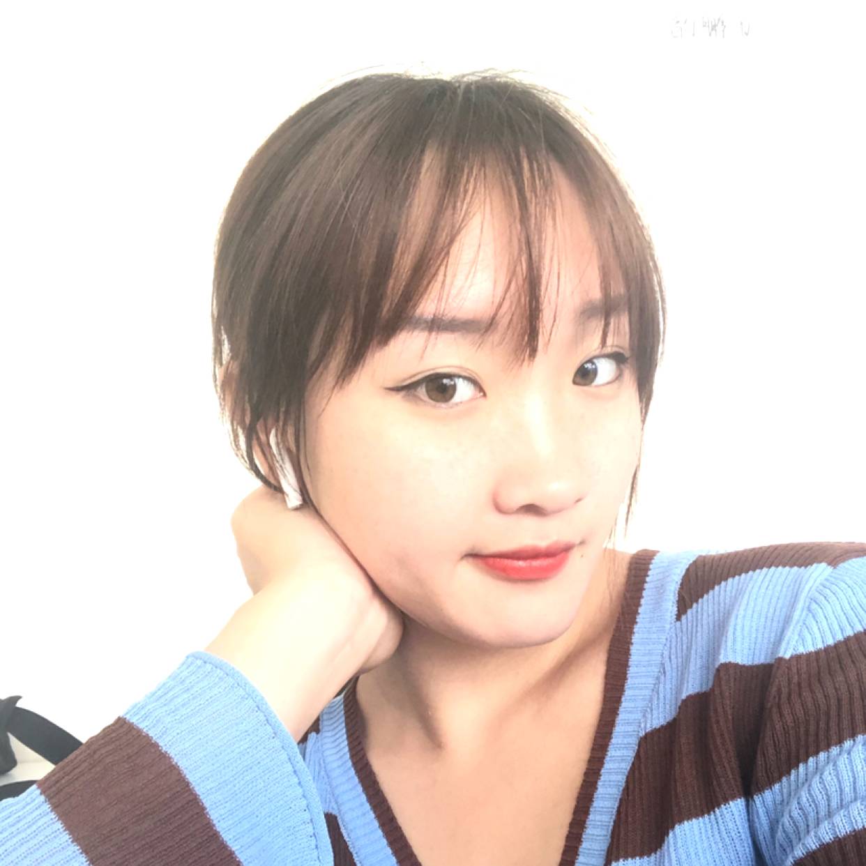 小甜瓜用悲凉的照片