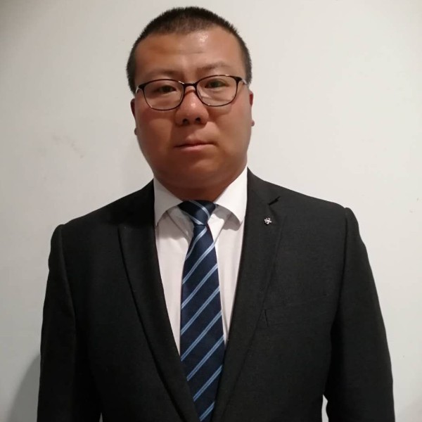 浅唱有小伙的照片