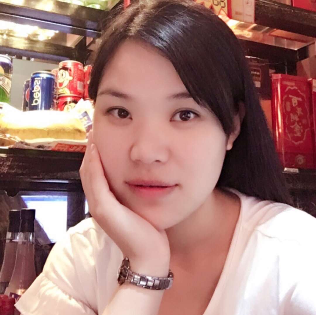 冷酷爱荷花的照片