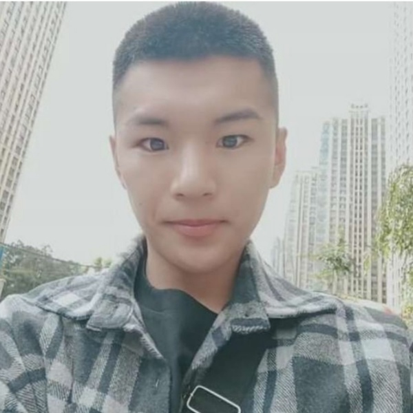冷酷浅吻大侠的照片