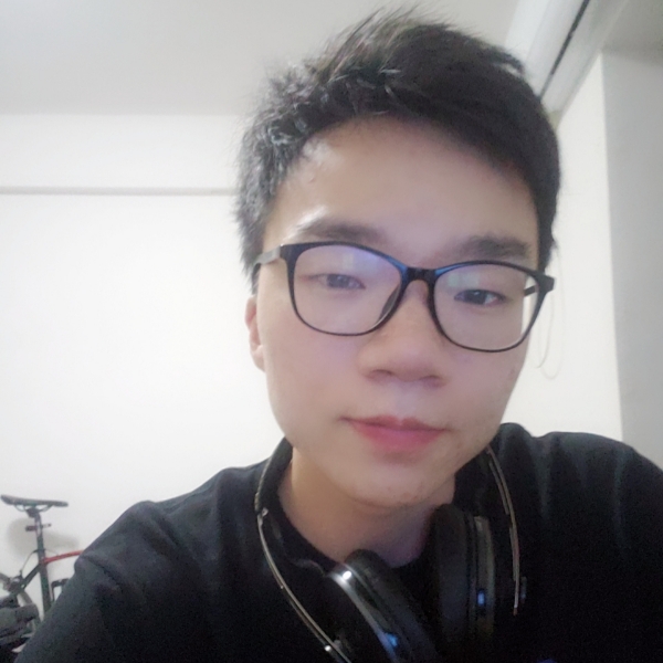 秋天在路上的照片