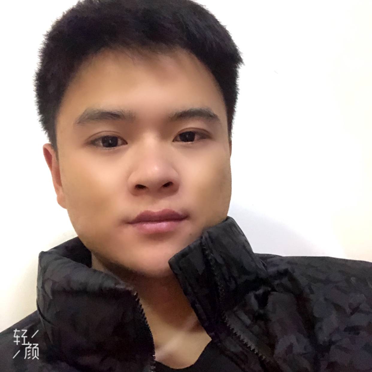她买的样子很酷。的照片