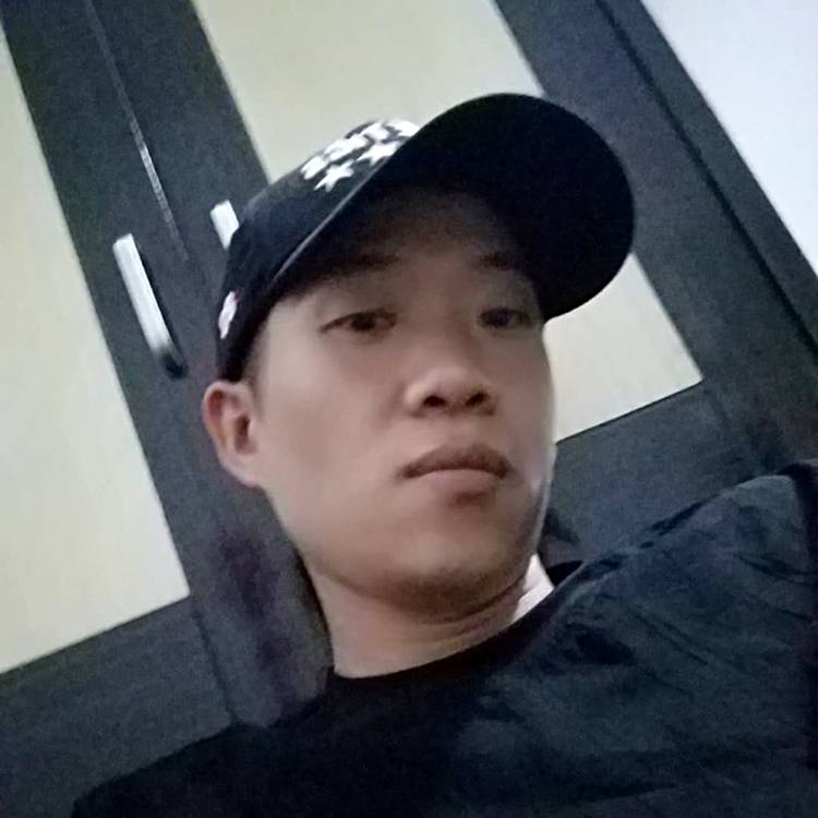 羞涩邂逅百褶裙的照片