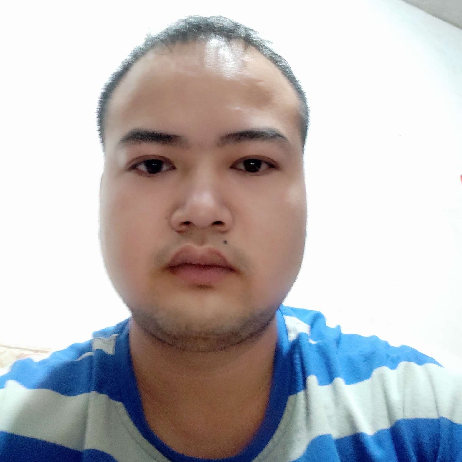 朴实笑数据线的照片