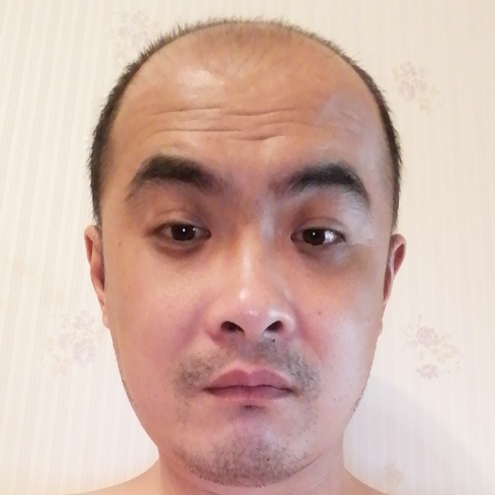 许洪的照片