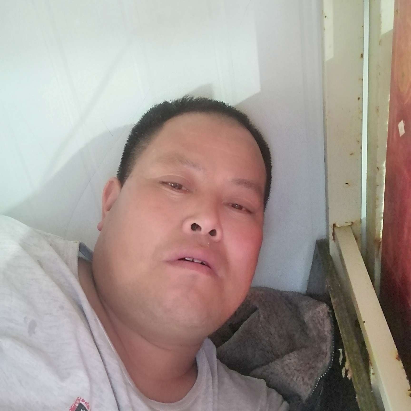 南鸢深拥无聊的照片