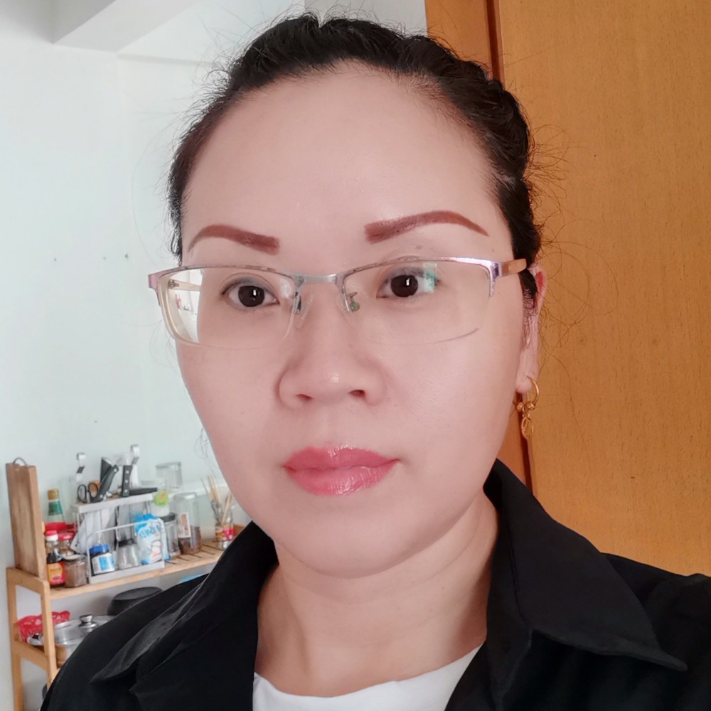 优美深拥雪糕的照片