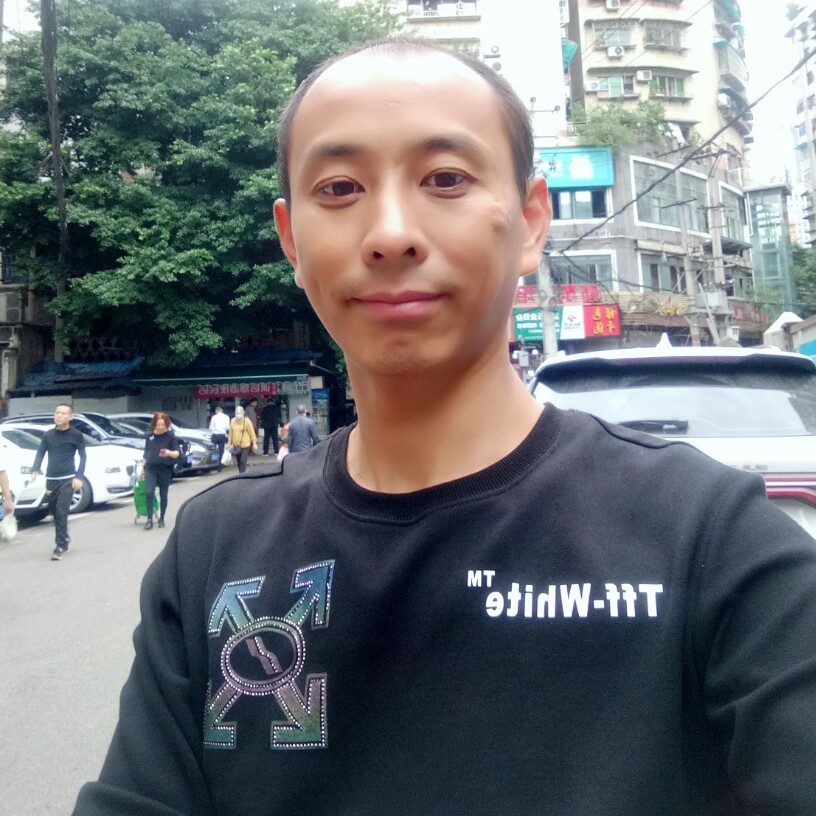 欢呼倾心霓裳的照片