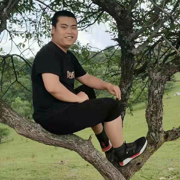 帅气男孩。的照片