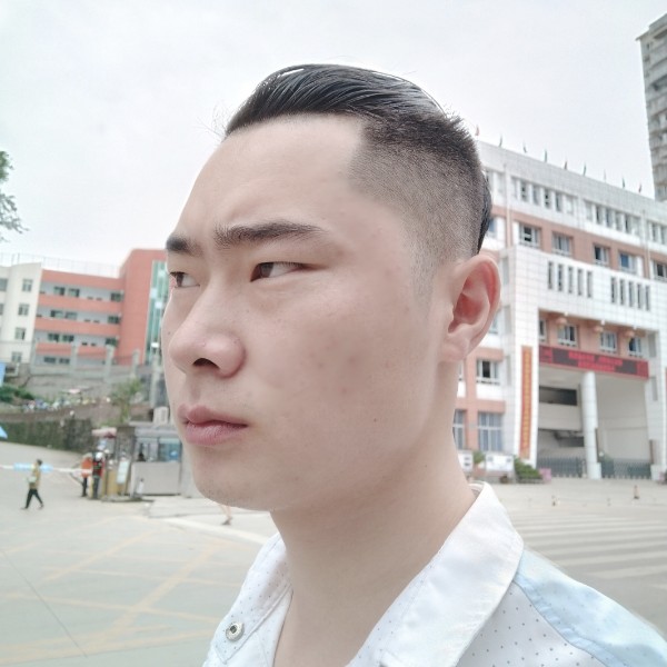 VE灬小衬衫的照片