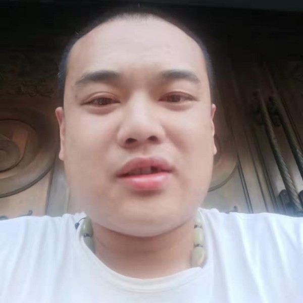 小白菜回首感性的照片