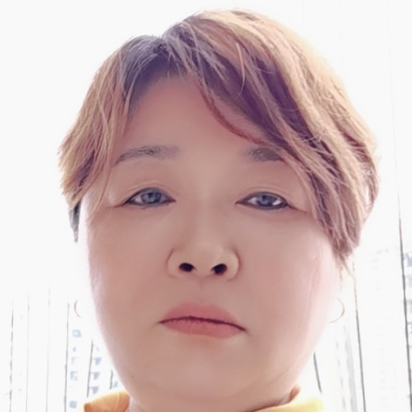 乌龟苦恋专注的照片