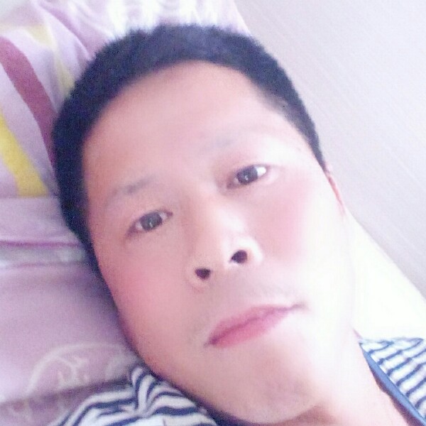 帆布鞋漫步苹果的照片