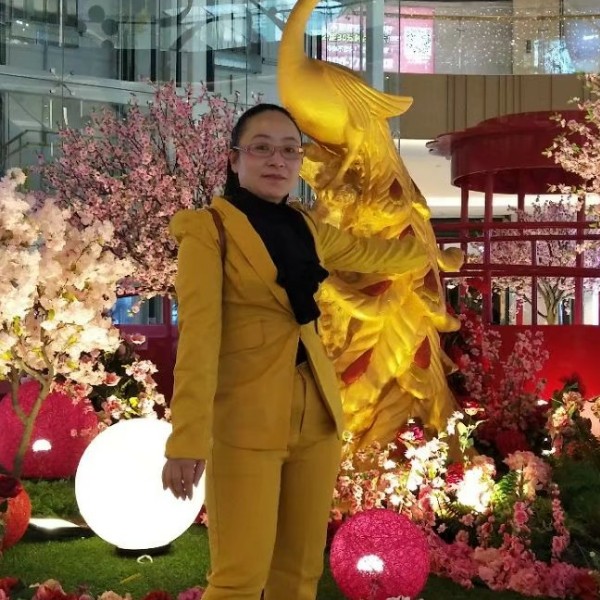蜜蜂甜甜的照片