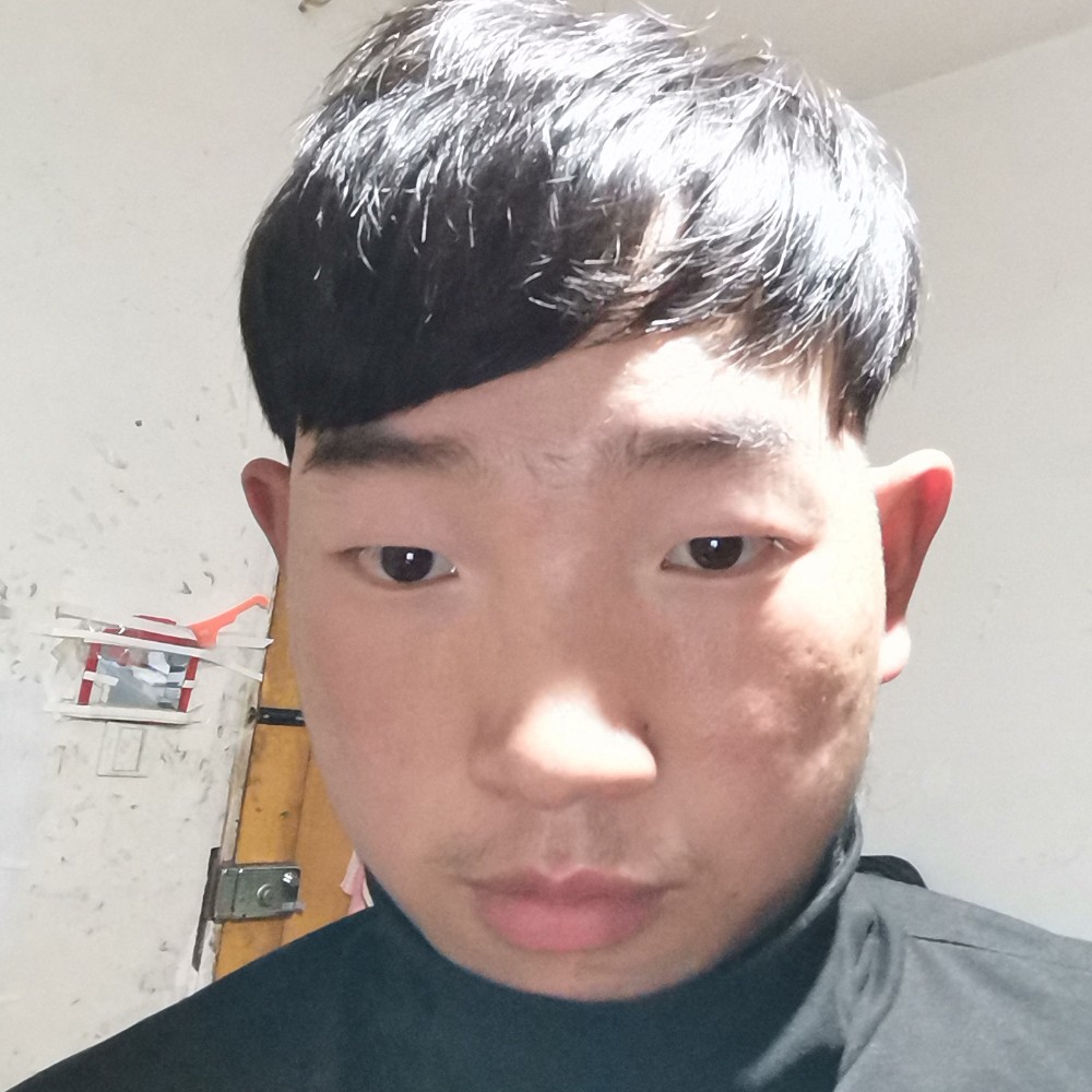 白云爱恋激动的照片
