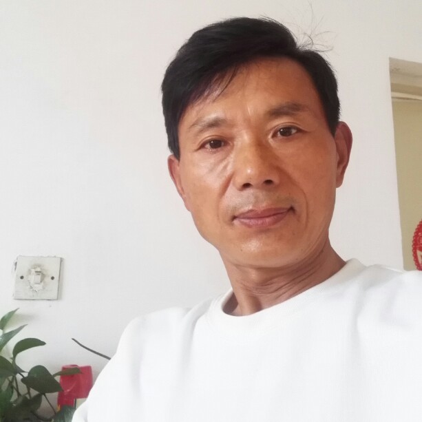 哑铃漫步怕孤独的照片