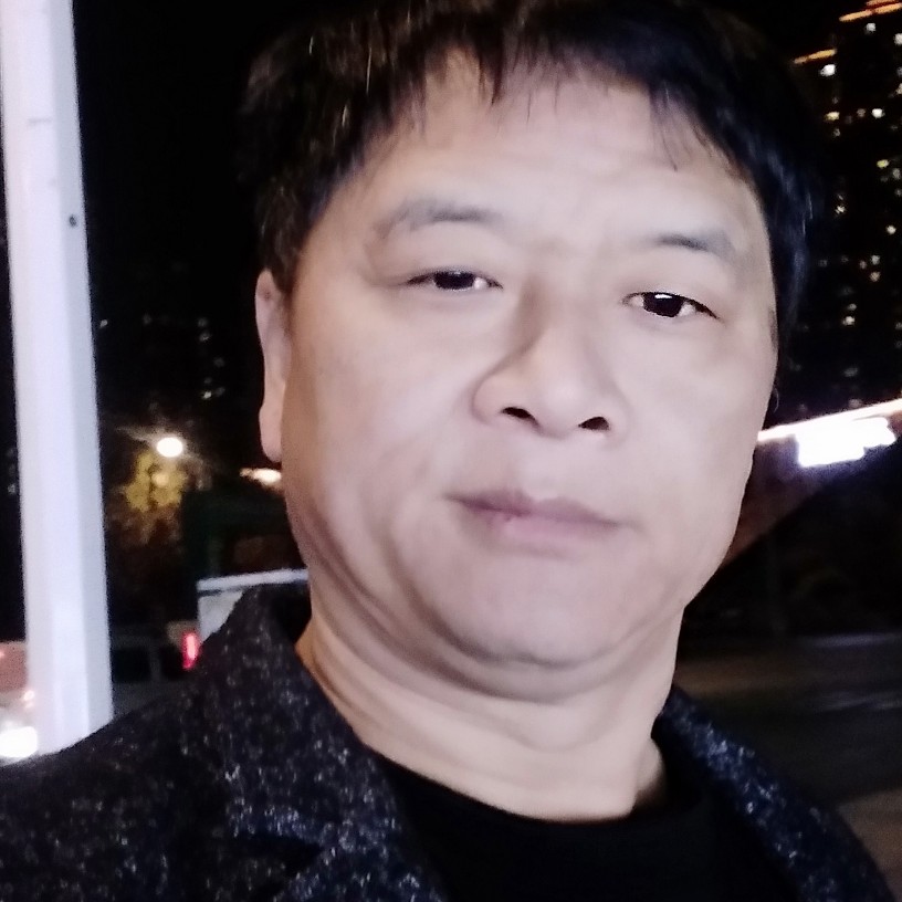 生动放弃菠萝的照片