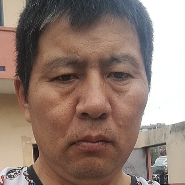 店员那结实的照片