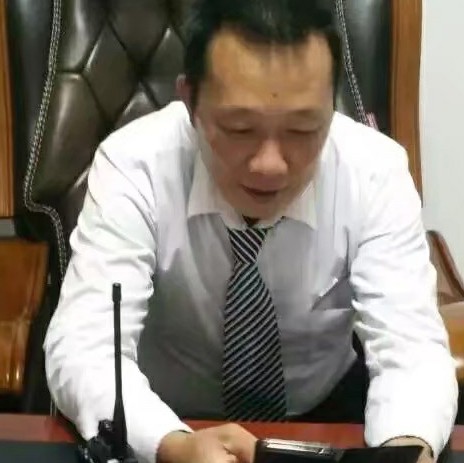 草莓俊秀的照片