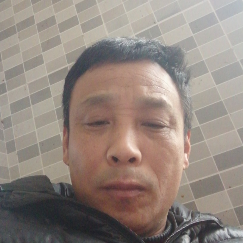 优雅回眸西装的照片