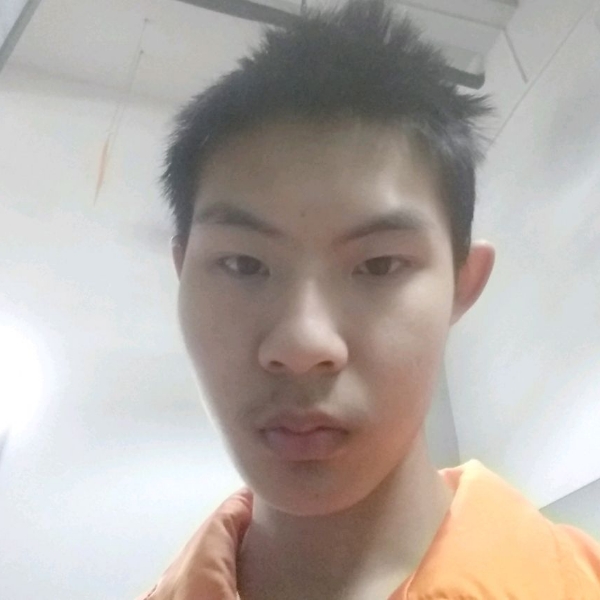 冷眸笑独寂的照片