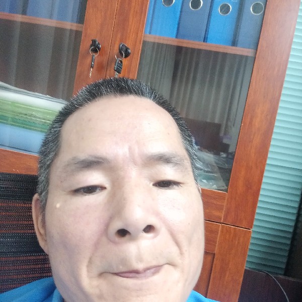 认真苦恋火的照片