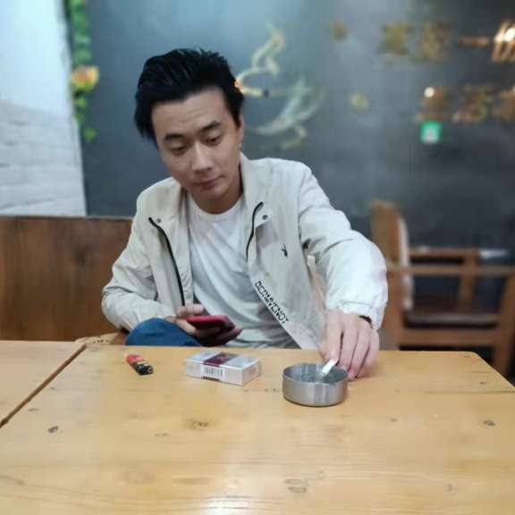 害怕吃醋汉堡的照片