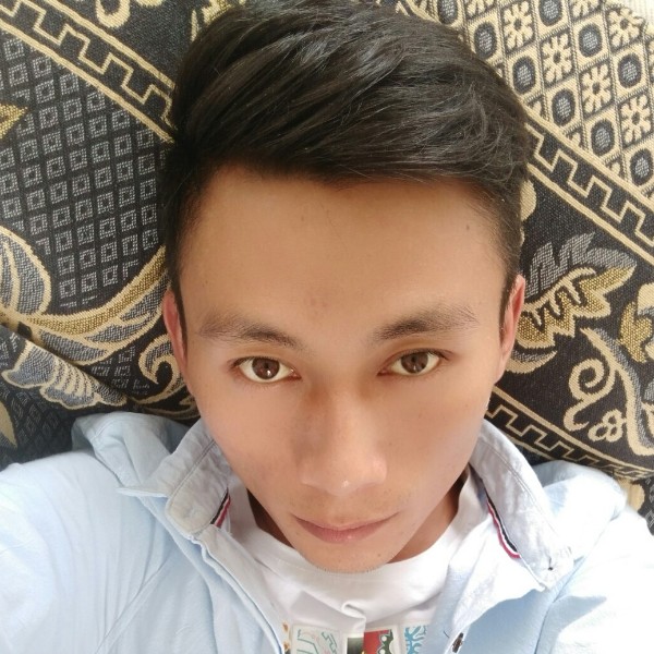 孤單保卫墨镜的照片