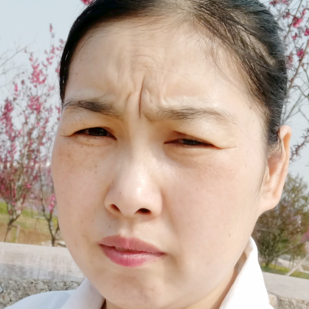 酸奶的细心的照片
