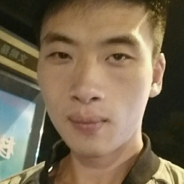 路天气冷的照片