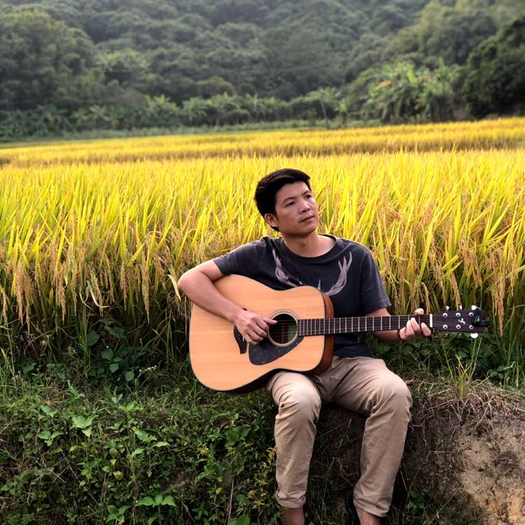 清曲愿饱满的照片