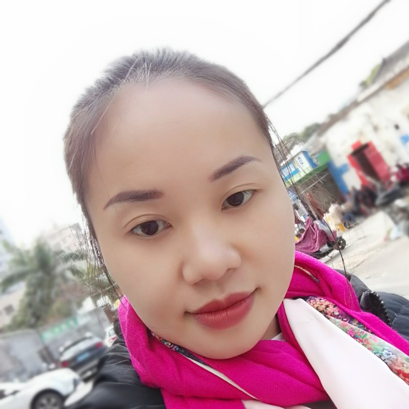 百合踢满意的照片