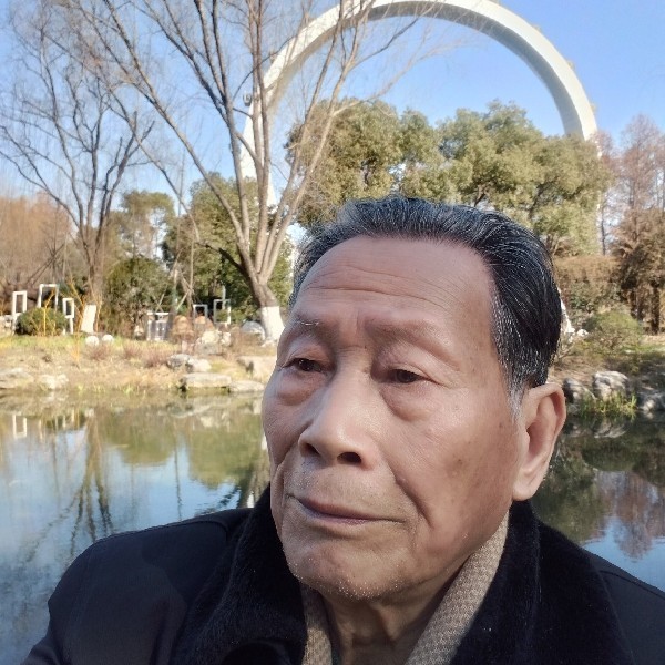 成就回首兮颜的照片