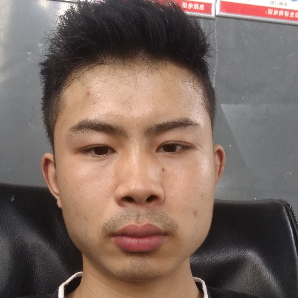 彭白林的照片