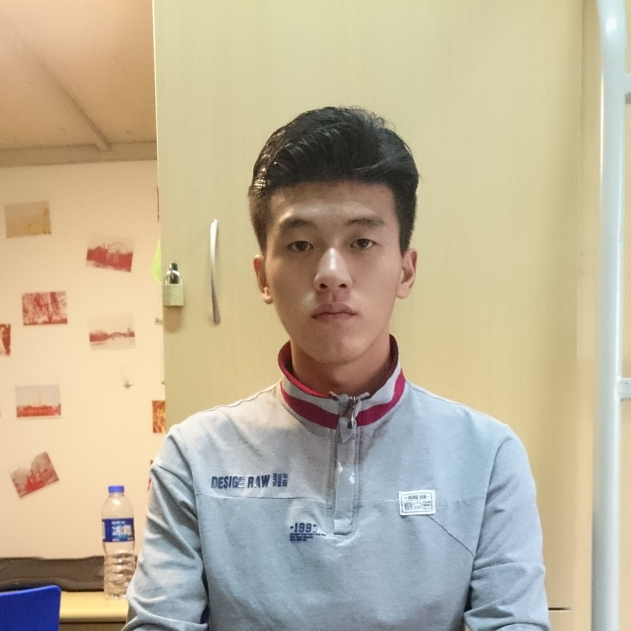 钢笔等于自由的照片