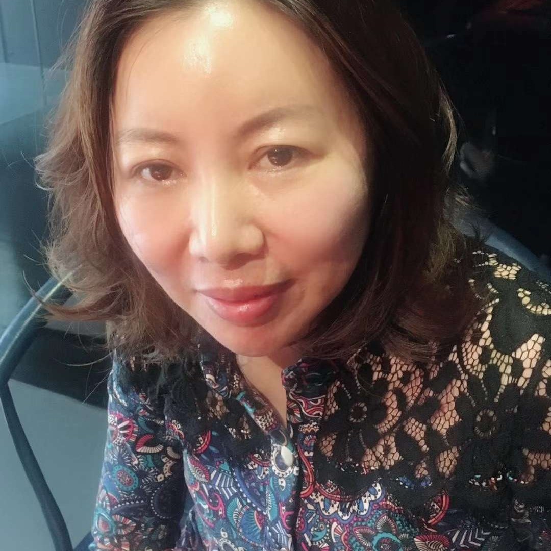 微笑愿还单身的照片