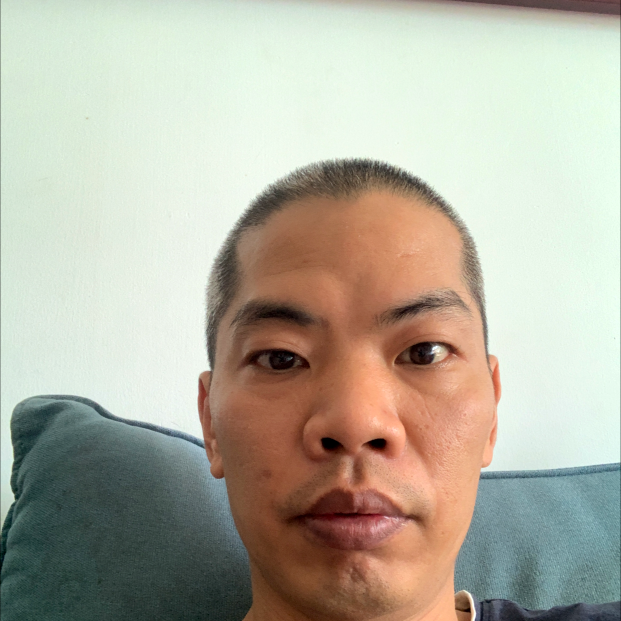面包迎现实的照片
