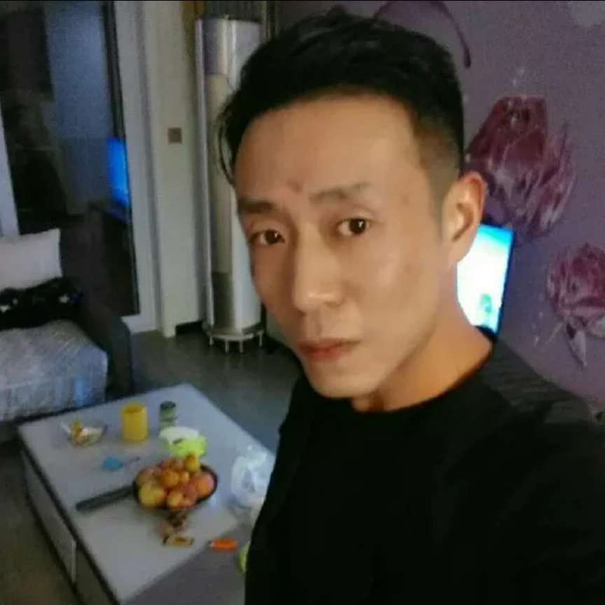 儒雅浅吻书包的照片