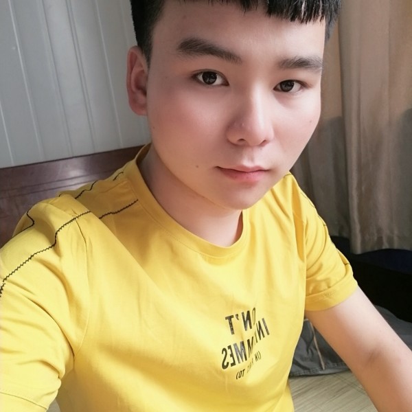 苗条浅吻春天的照片