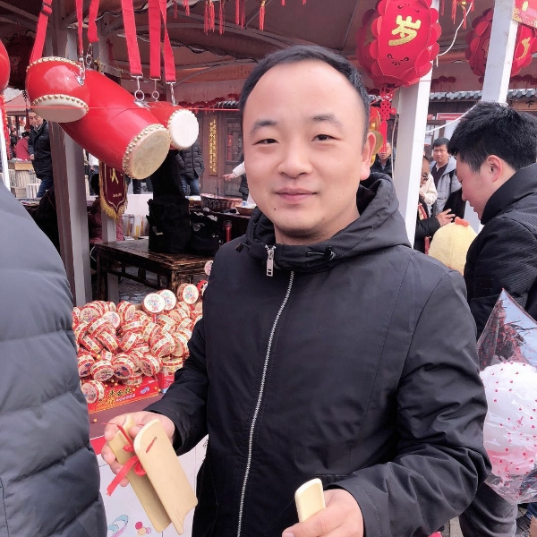 凉.薄的照片