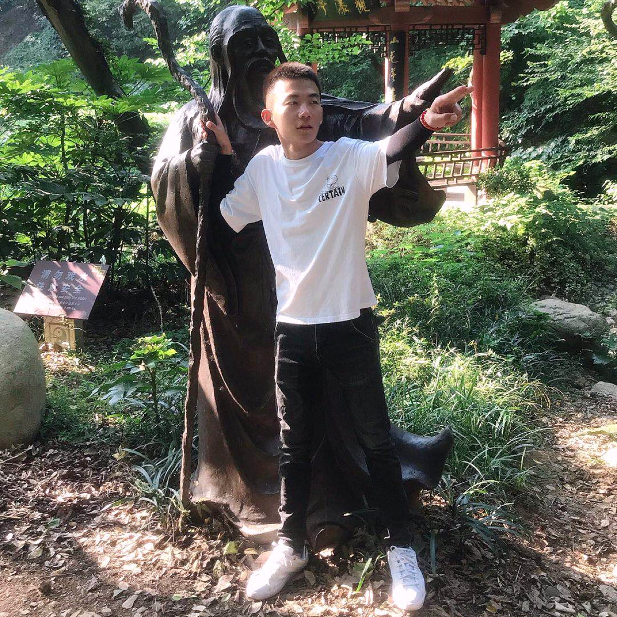 冰凉的右手的照片