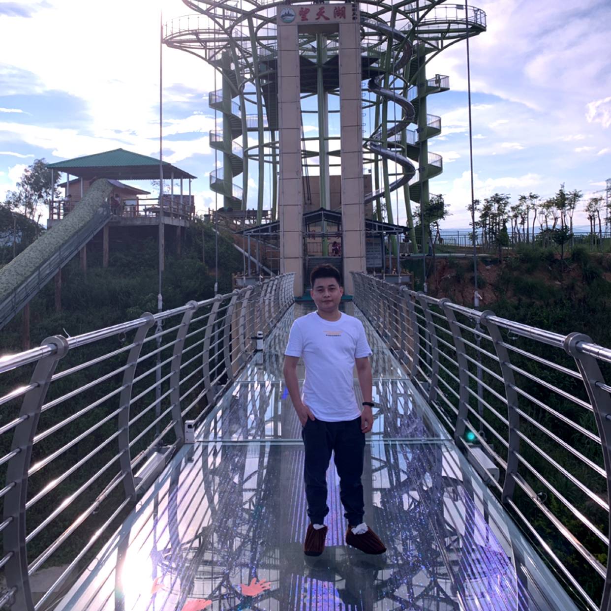 跳跃冷眸66的照片