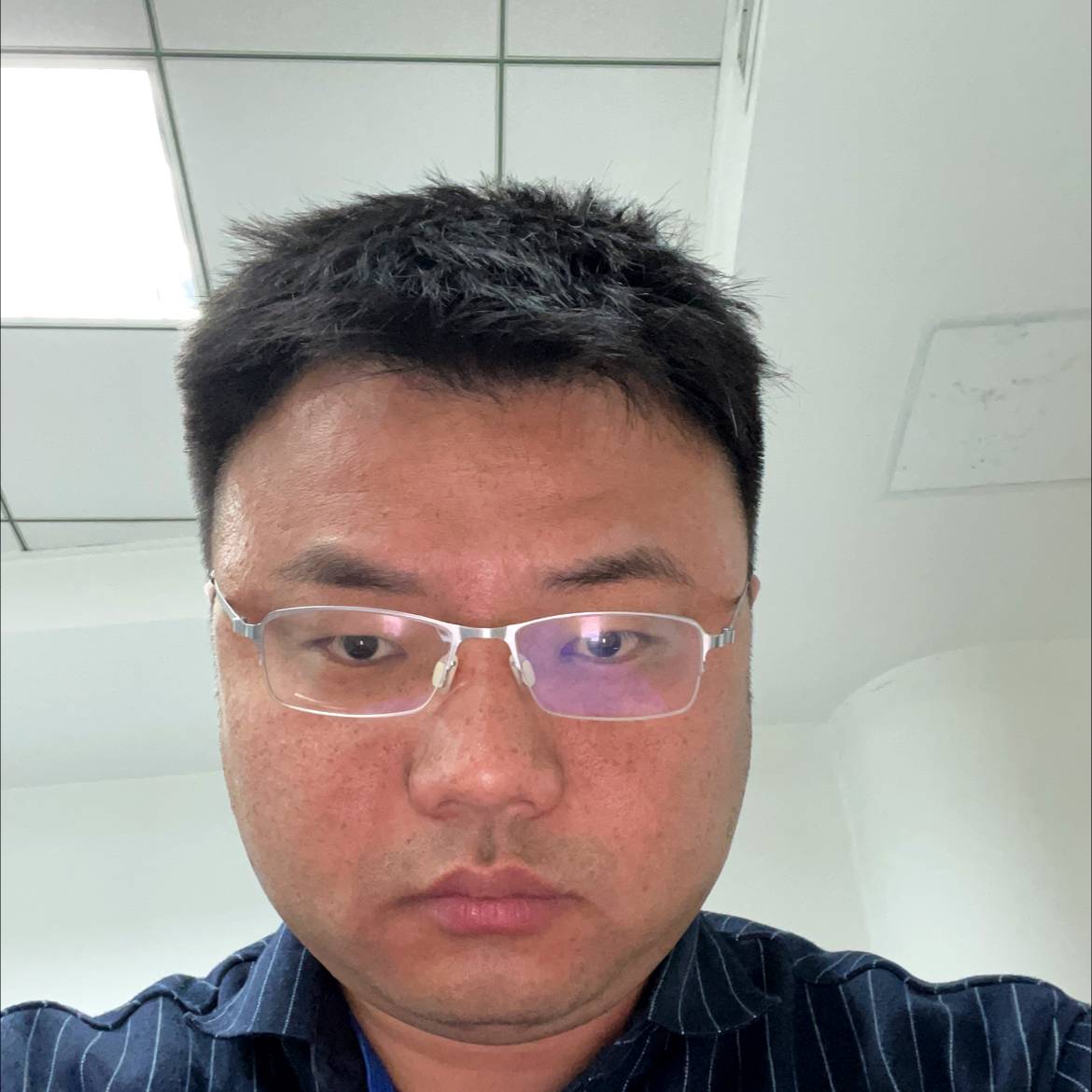 菜青虫在这里的照片