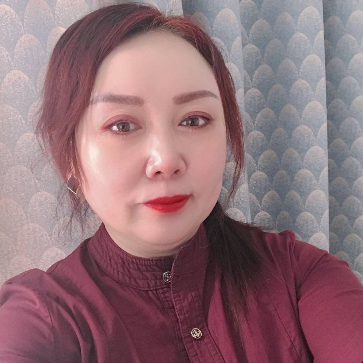 听话的女人的照片