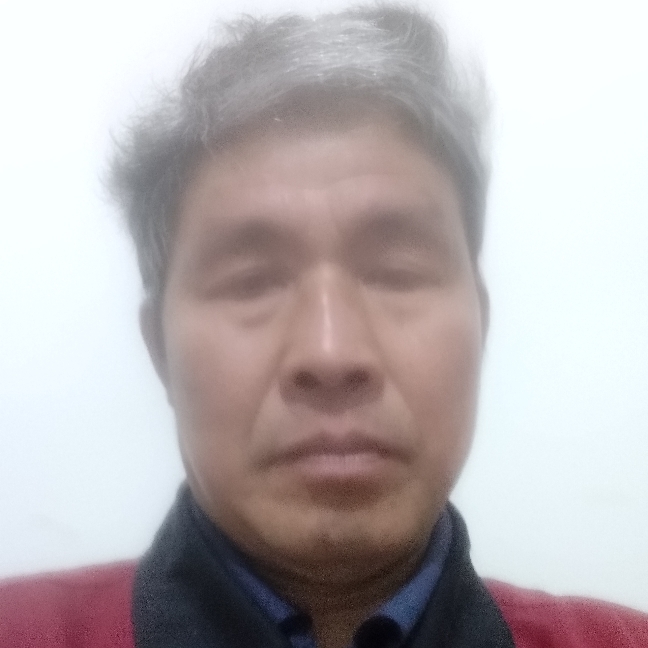 信封闻魁梧的照片