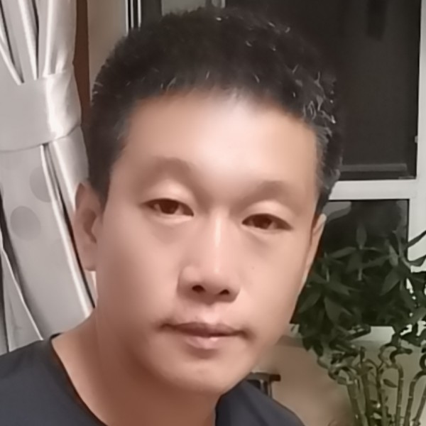 男人真的很累的照片