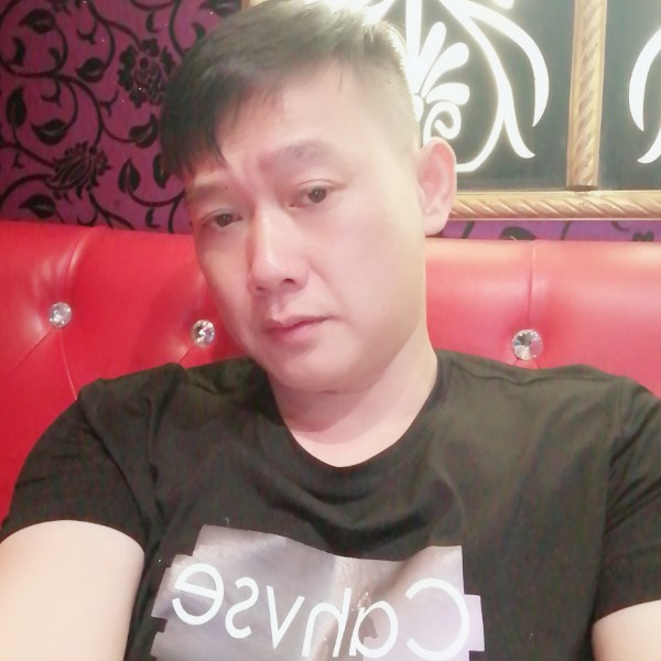 香水倾心受伤的照片